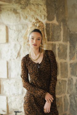 Amber | רקמה צעיף