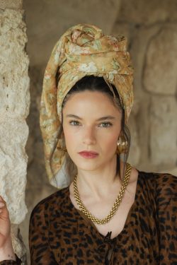 Amber | רקמה צעיף